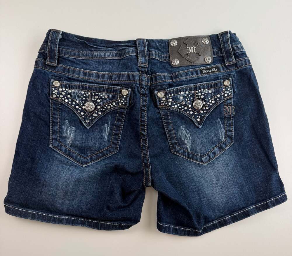 Miss Me Mid-Rise Easy Denim Shorts Rhinestone Studded Size 28 JE8361EH - Picture 5 of 11
